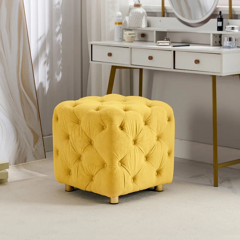 Pouf carré capitonné en velours moderne