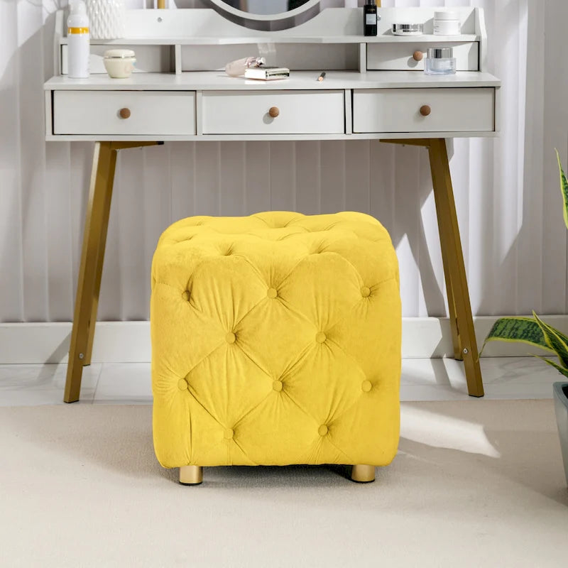 Pouf carré capitonné en velours moderne