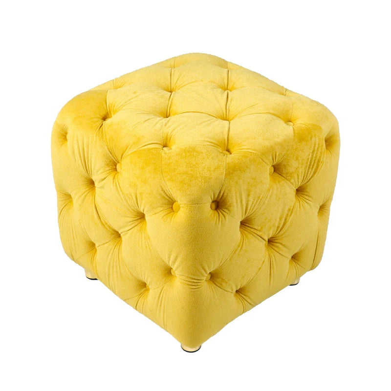 Pouf carré capitonné en velours moderne