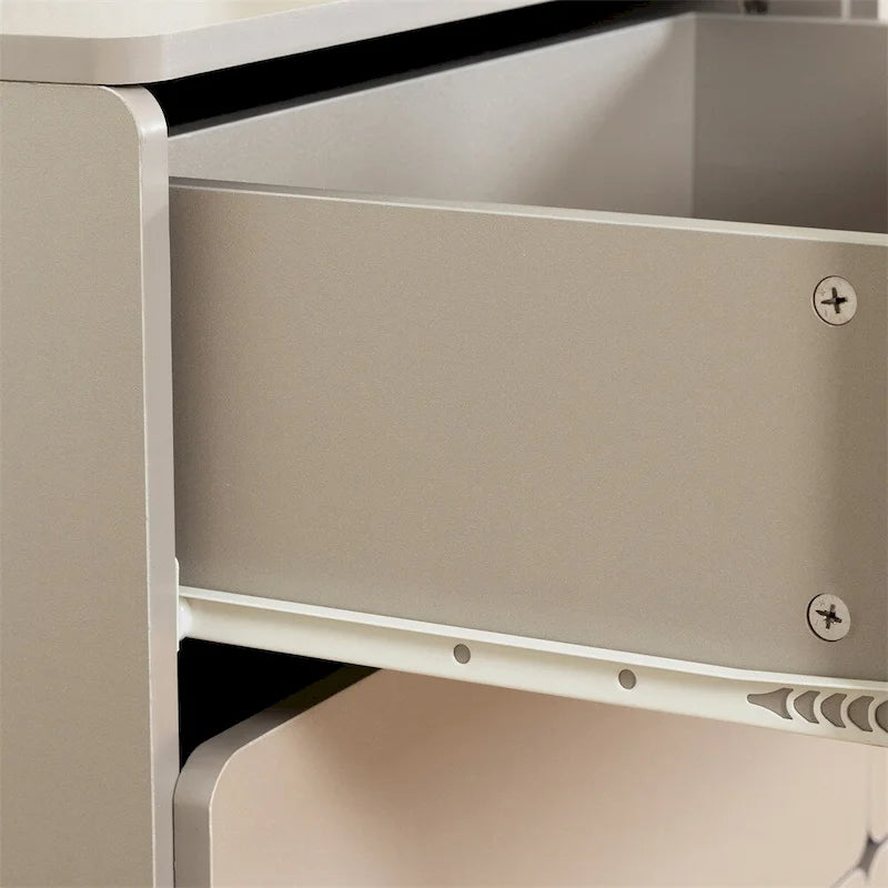 Commode en bois à six tiroirs