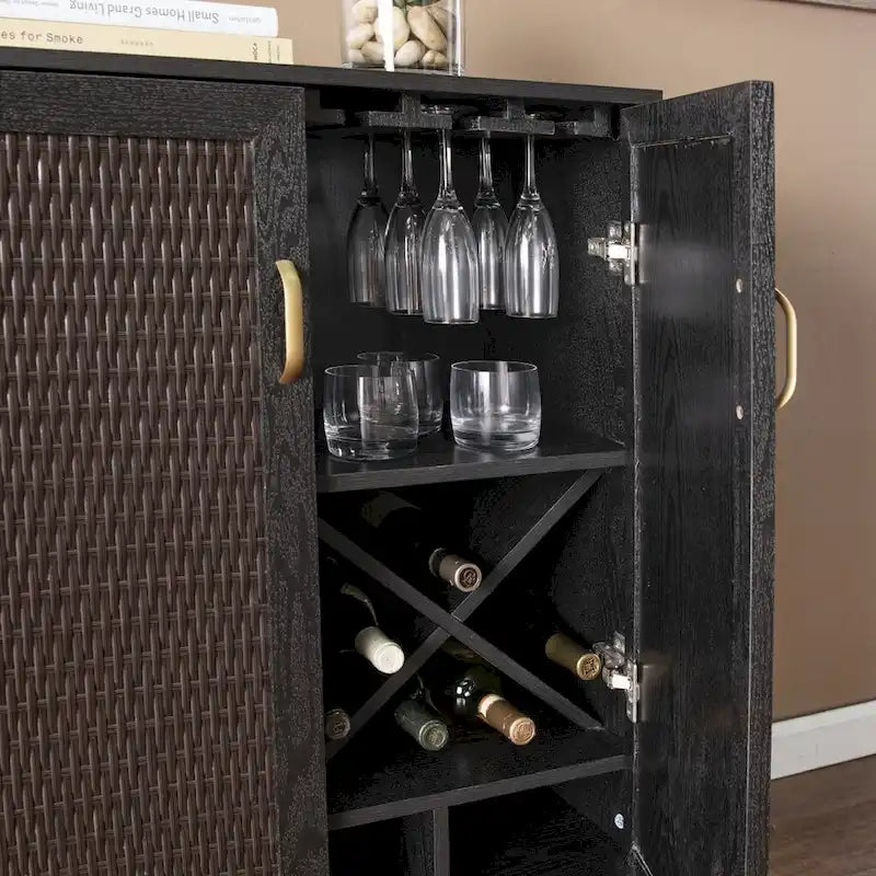 Meuble bar moderne rustique noir et or avec cannage en rotin synthétique